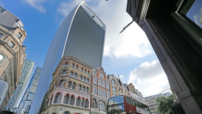 Mrakodrap označili za horor roka