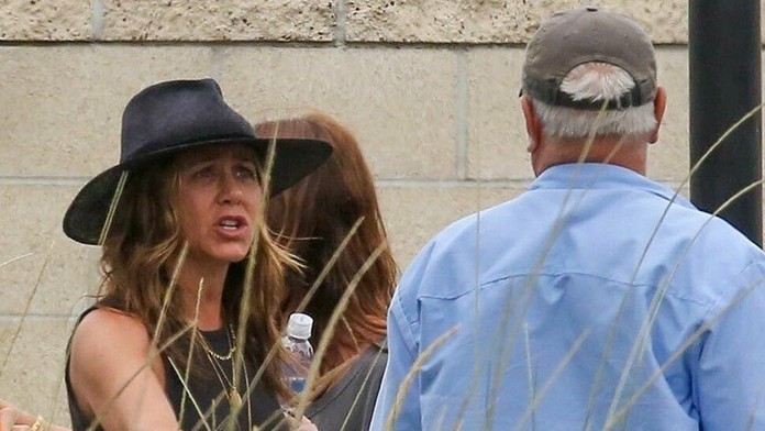 Zľava Emma Roberts, Will Poulter a Jennifer Aniston vo filme My sme Millerovci