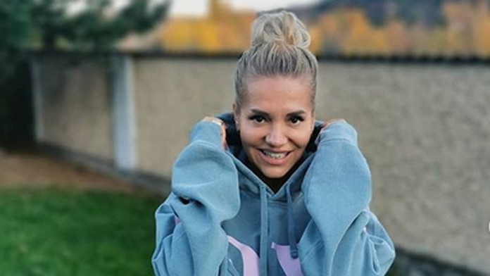 Nick Bonino z Nashvillu oslavuje gól proti San Jose.