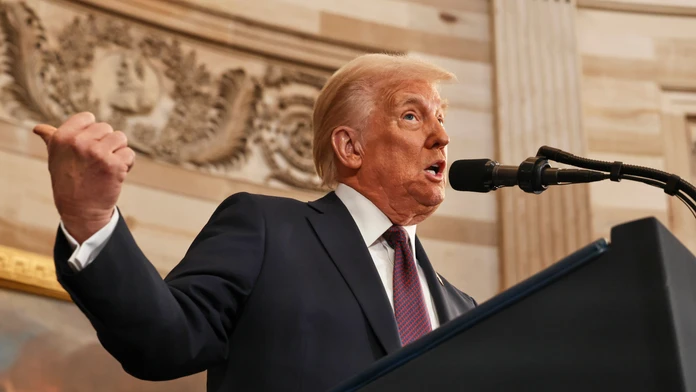 Americký prezident Donald Trump sa prihovára po tom, ako zložil prísahu do rúk predsedu Najvyššieho súdu USA.