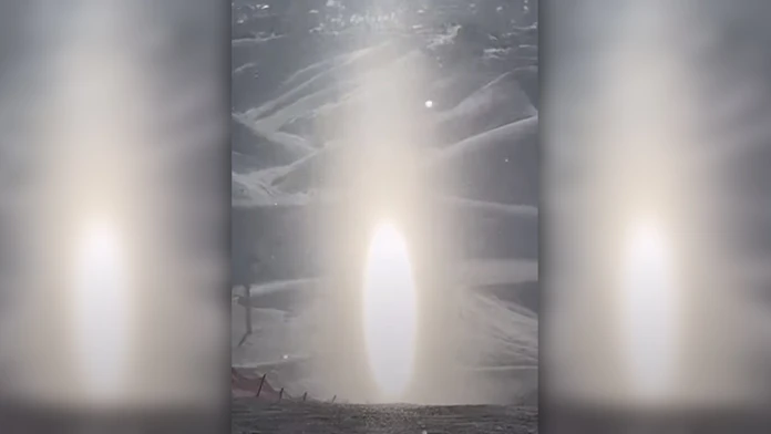 VIDEO: Návštevníkov lyžiarskeho strediska ohromil nevídaný jav. Vyzeral ako brána do inej dimenzie