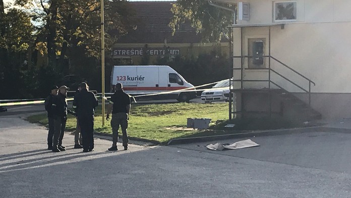 V Rišňovciach vybuchol bankomat.