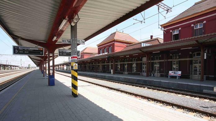 Železničná stanica Leopoldov.