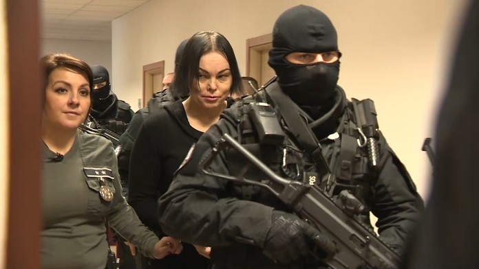 Pohľad z bočnej kamera robotického vozidla Perseverance.