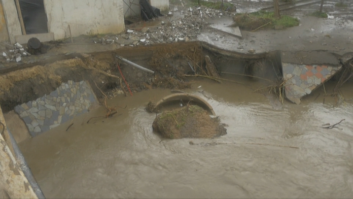 Biatlonistka Denise Herrmannová oslavuje triumf v stíhačke v Salt Lake City.