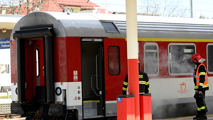 Tragédia na stanici v Margecanoch. Muž z Česka spadol do koľajiska, usmrtil ho rýchlik