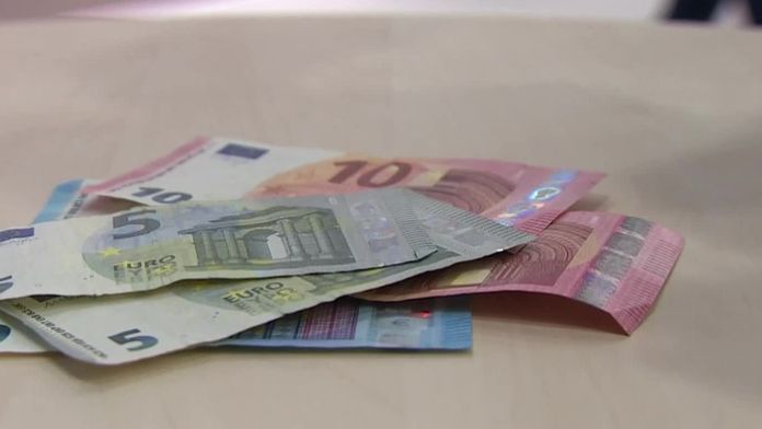 Štrnásteho dôchodku sa seniori dočkajú v decembri, tie zahraničné musia nahlásiť do dvoch týždňov