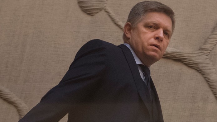 Kvetka oznamuje farmárom správu o Evinom vylúčení