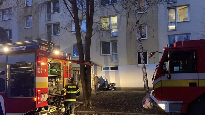Tragický požiar v Ružinove: V jednoizbovom byte zahynuli dve osoby