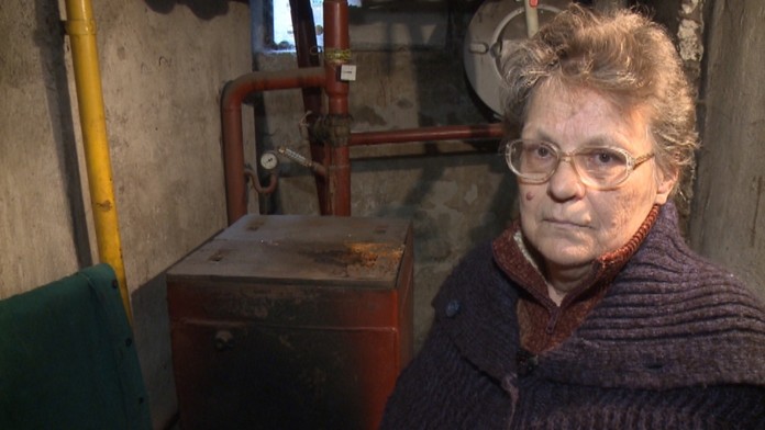 Chudobná dôchodkyňa túži po peci. Deti o ňu nemajú záujem a dom sa jej rozpadáva