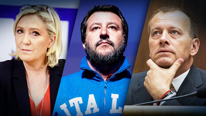 Sprava Briti Mike Hammond a Robert Dowd oslavujú gól proti Nemecku na MS 2019.