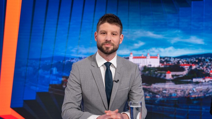 Šimečka ide do Prahy. Nechce, aby si obraz o Slovensku robili na základe krokov Fica či Blanára