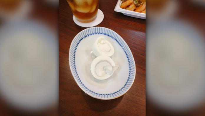 Vaječné žĺtka môžu mať rôzne farby od bielej po zelenú, tvrdia štúdie