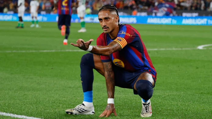 Barcelona naďalej stopercentná. Raphinha má životnú formu