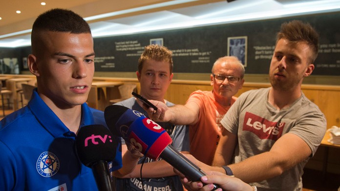 Futbalový reprezentant László Bénes. 