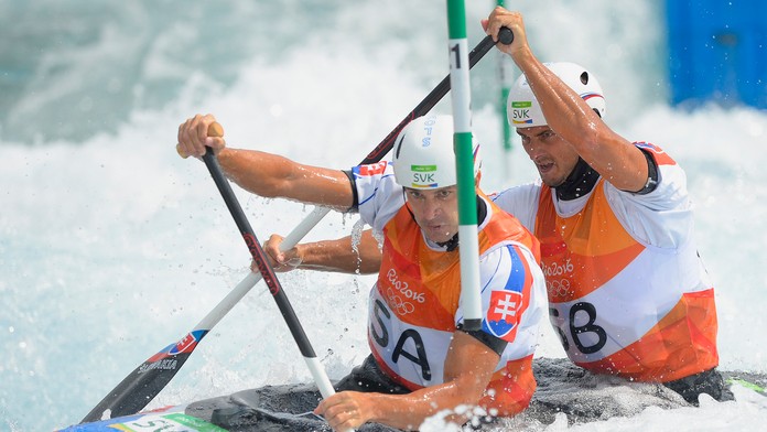 Ladislav a Peter Škantárovci v prvej kvalifikačnej jazde v kategórii C2 počas LOH v Riu de Janeiro.