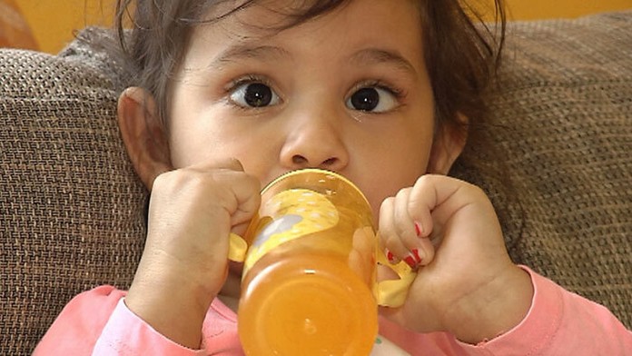 Z Laury je bezvládne dieťa