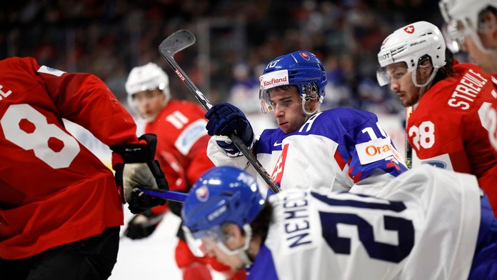 Veľké nádeje slovenského hokeja na MS nepôjdu. Patria sem, ale nie je čas ich skúšať, tvrdí Ramsayho asistent