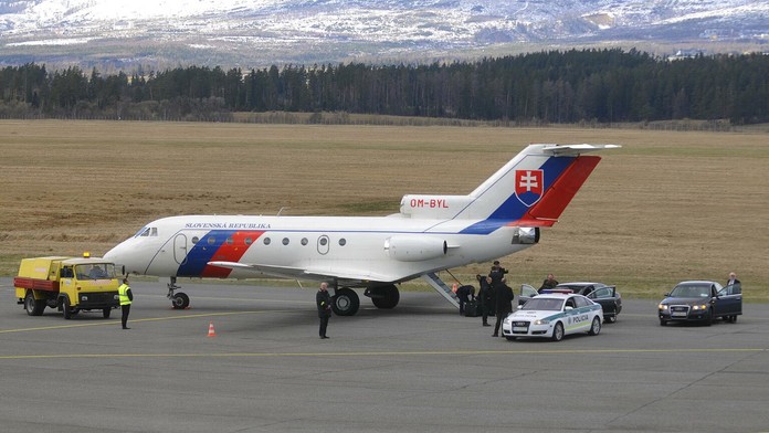 Na snímke vládny špeciál JAK40