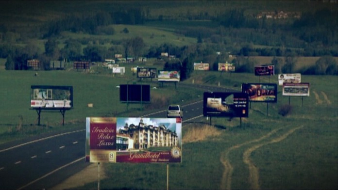 Bilbordy záhadne zmizli.