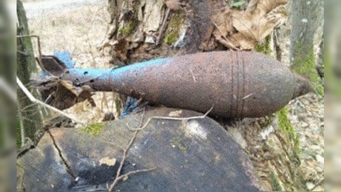 Ako sa tam dostala? Muž našiel delostreleckú mínu na nezvyčajnom mieste