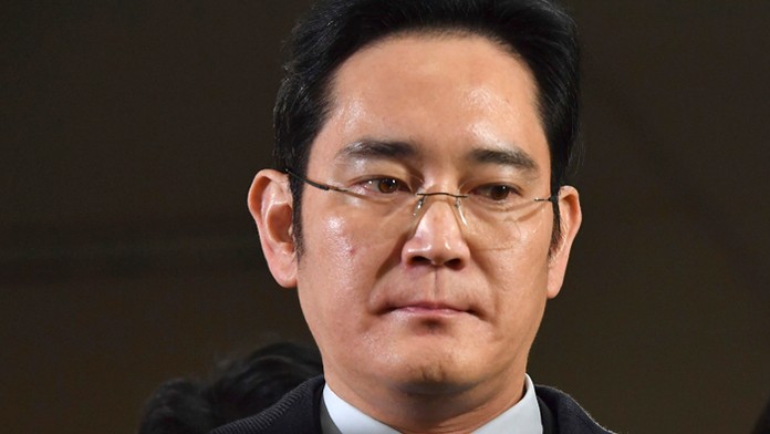 Obvinený dedič Samsungu Lee Jae-yong.