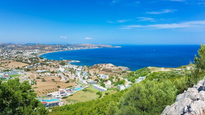 Britku na gréckom ostrove údajne znásilnila skupina mužov. Malo sa tak stať v hoteli