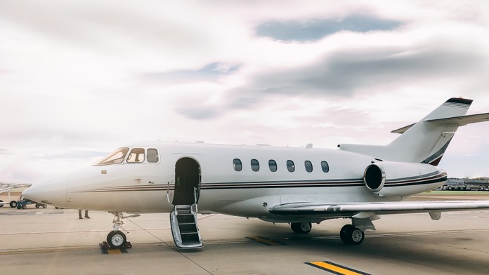 Dráma na palube lietadla: Američan s nožom uniesol cestujúcich, šialenstvo ukončil odvážny pasažier