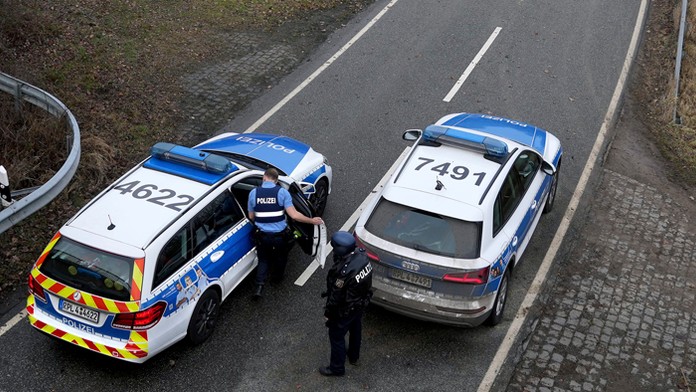 Neznámy páchateľ zastrelil policajtov