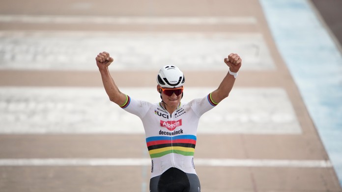 Dobýja jeden monument za druhým. Suverénny Holanďan napodobnil aj Sagana