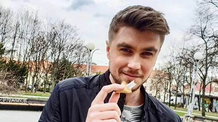 Na snímke koaliční poslanci Robert Fico, uprostred dole Tibor Bernaťák a Béla Bugár