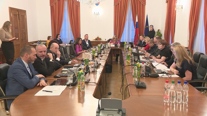 Logan Couture a Evander Kane zo San Jose oslavujú gól proti New Jersey.