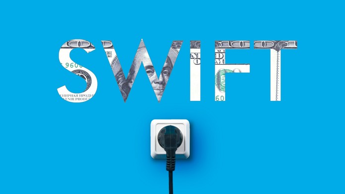 Západ si stále necháva v zálohe jednu z najtvrdších sankcií. Čo by pre Rusko znamenalo odpojenie od SWIFT-u?