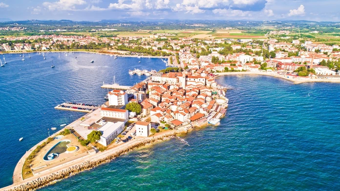 Chorvátsko bojuje s nečakaným problémom. Turistické oblasti sú v pozore, vydali varovania