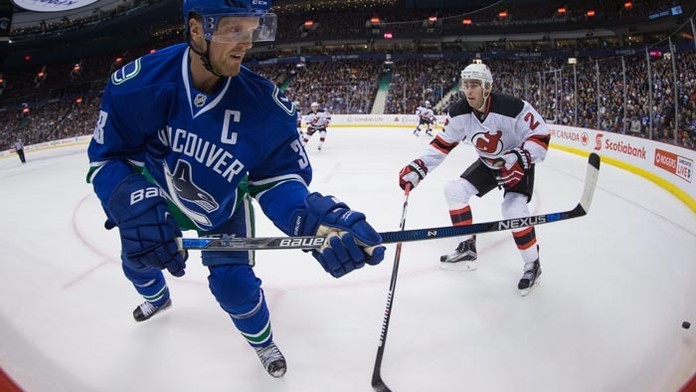 New Jersey zvíťazilo na ľade Vancouveru 3:2.