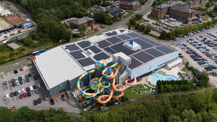 V akvaparku zomrelo dievča (†4). Návštevníci tvrdia, že atrakcia nie je vhodná pre deti a vlny sú príliš silné