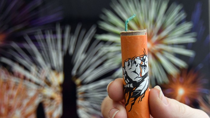 Desivý incident tri týždne pred Silvestrom: 14-ročnému chlapcovi v Bratislave explodovala v rukách pyrotechnika