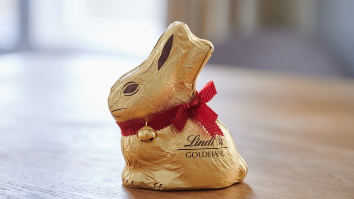 Víťazom „čokoládovej vojny“ je Lindt. Reťazec Lidl musí zlikvidovať všetky zlaté zajace