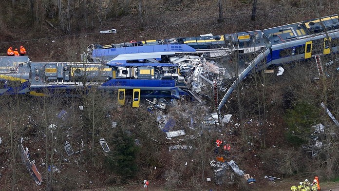 Zrážka vlakov v Bavorsku.