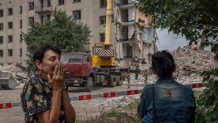 Počet obetí útoku na bytovku v ukrajinskom meste Časiv Jar stúpol na 33