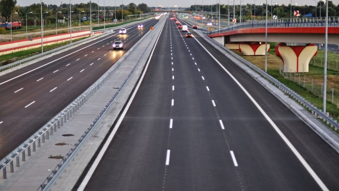 Nová dopravná značka môže pomýliť mnohých vodičov. Mení sa ňou jeden pruh