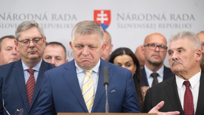 Väčšina Slovákov súhlasí so zakotvením dvoch pohlaví v ústave (PRIESKUM)