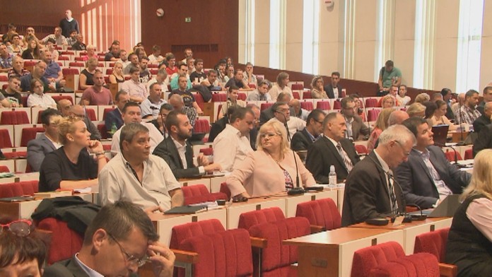 Rokovanie zastupiteľstva.