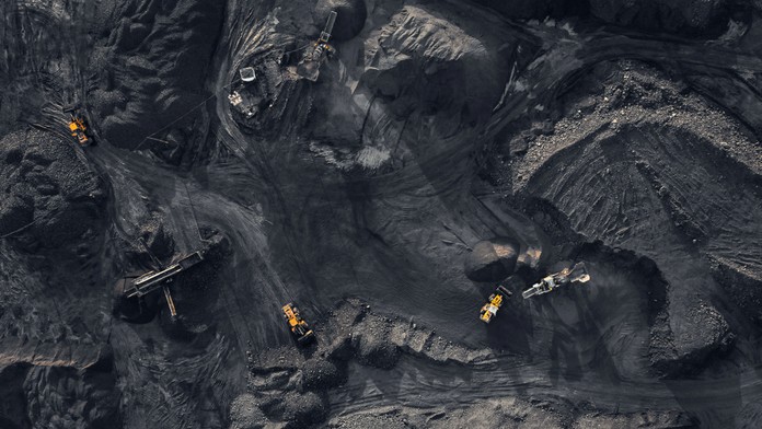 Pátranie po siedmich nezvestných baníkoch v Poľsku ukončili. Záchranná akcia bola príliš nebezpečná