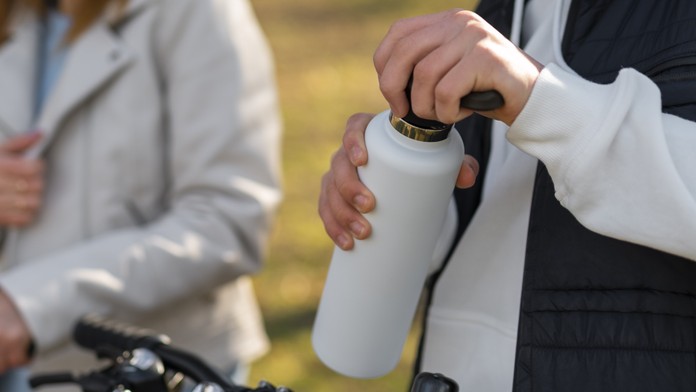 Fľaša na vodu. Ilustračná snímka. 