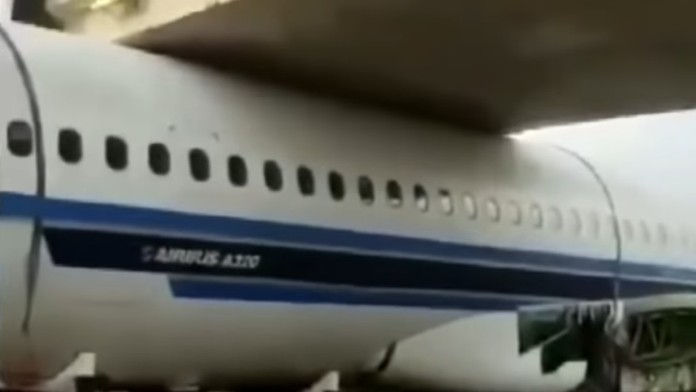 Kylian Mbappé z PSG oslavuje gól v dueli LM na pôde Clubu Bruggy.