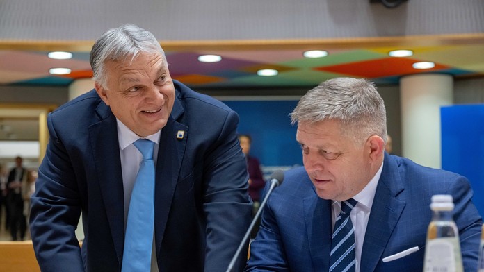 Slovensko v žiadnom prípade nebude atakovať maďarské predsedníctvo v Rade EÚ, vyhlásil Fico