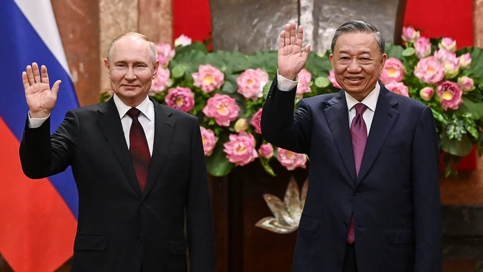Ruský prezident Vladimir Putin a vietnamský prezident To Lam.