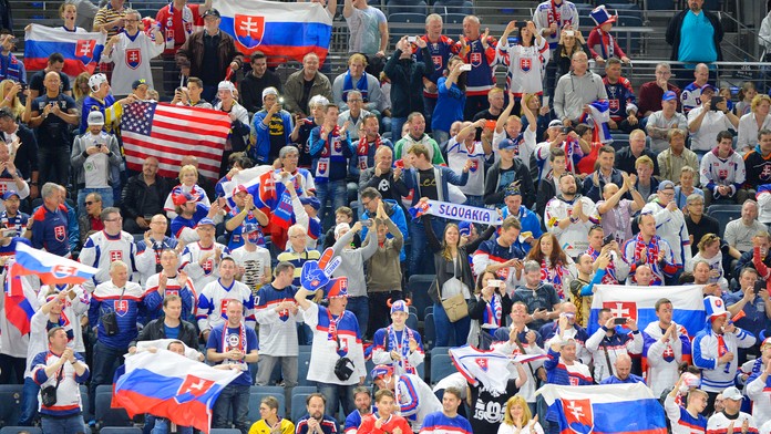 Na snímke slovenskí a americkí fanúšikovia.