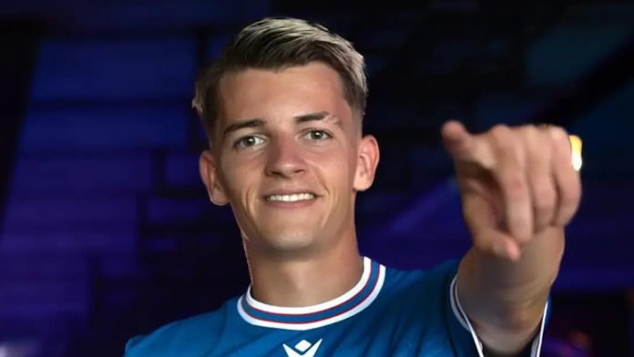 Narodil sa na Ukrajine, má aj maďarský pas. Veľký talent oficiálne získal slovenské občianstvo